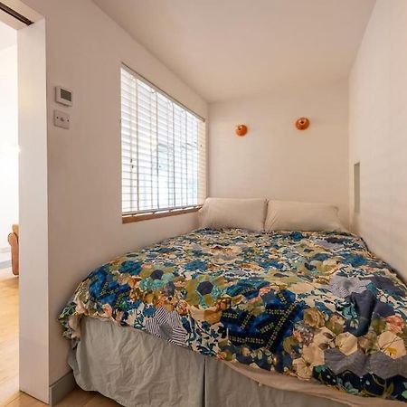 Lovely Self-Contained Basement Studio With Kitchen لندن المظهر الخارجي الصورة