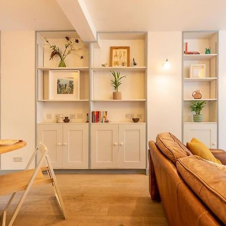 Lovely Self-Contained Basement Studio With Kitchen لندن المظهر الخارجي الصورة