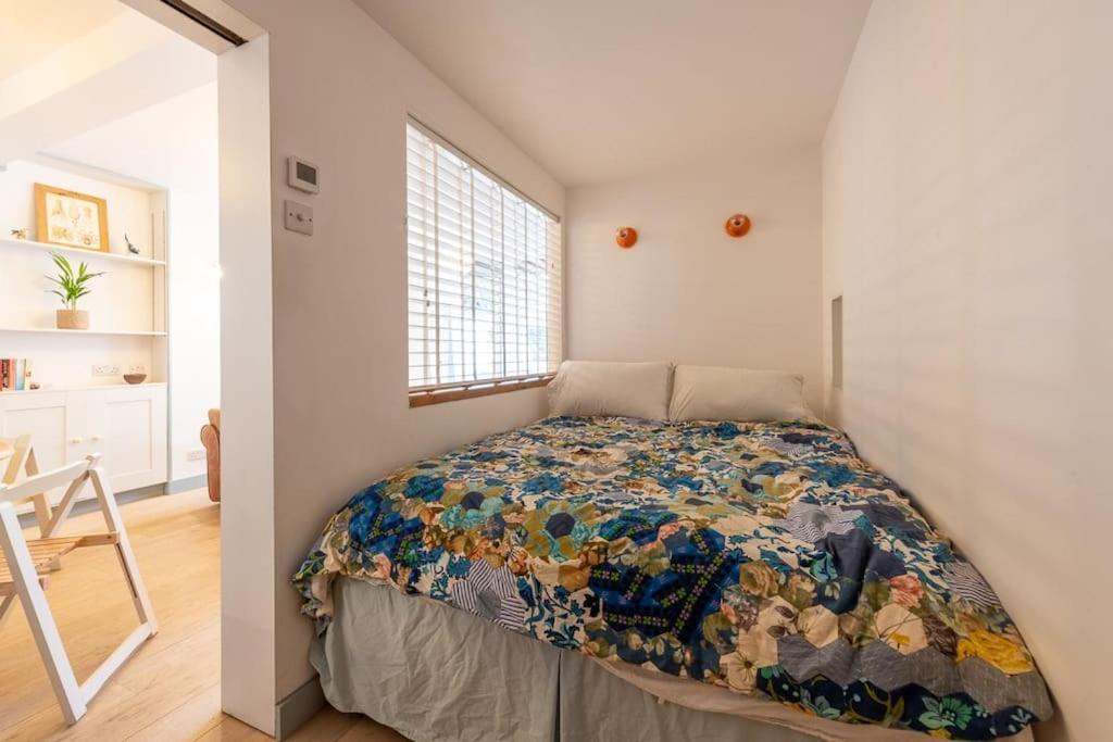 Lovely Self-Contained Basement Studio With Kitchen لندن المظهر الخارجي الصورة